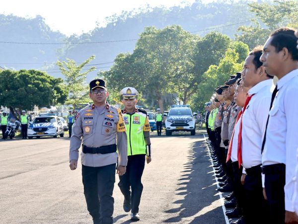 Wakapolda Malut Pimpin Apel Gelar Pasukan Operasi Keselamatan Kie Raha 2026