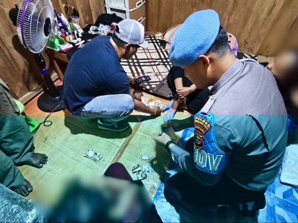 Main Judi Kartu, Tiga Orang Wanita di Kota Sanana Diamankan Polisi